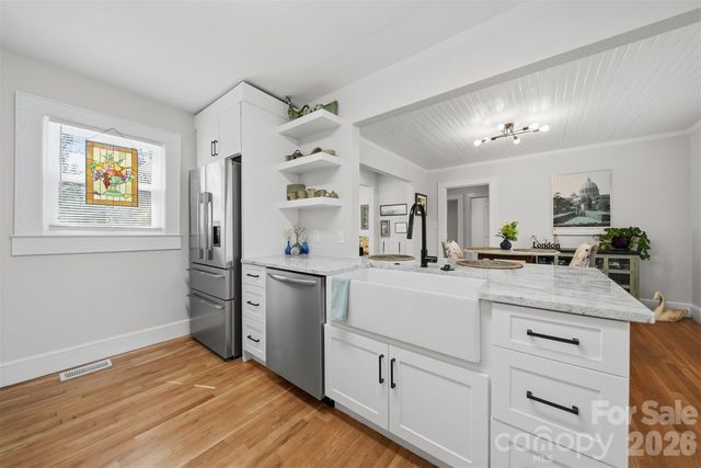 203 8th Street NE, Conover, NC 28613