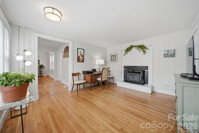 203 8th Street NE, Conover, NC 28613