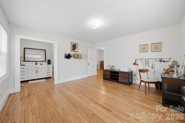 203 8th Street NE, Conover, NC 28613