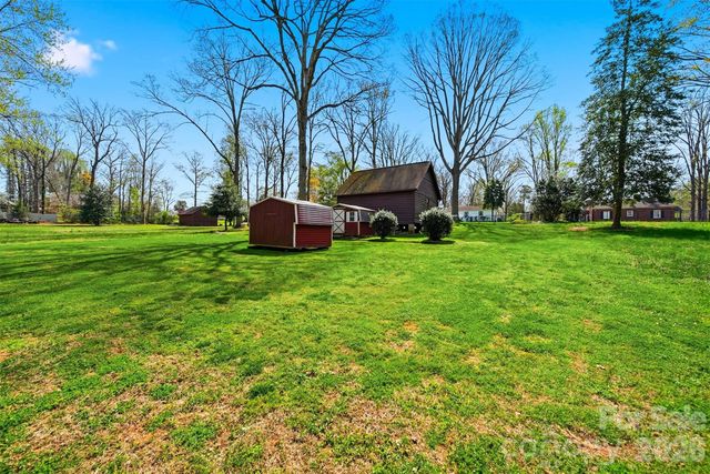 203 8th Street NE, Conover, NC 28613