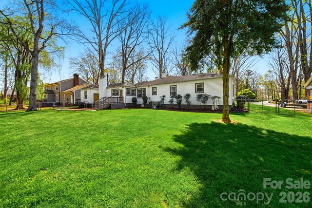 203 8th Street NE, Conover, NC 28613