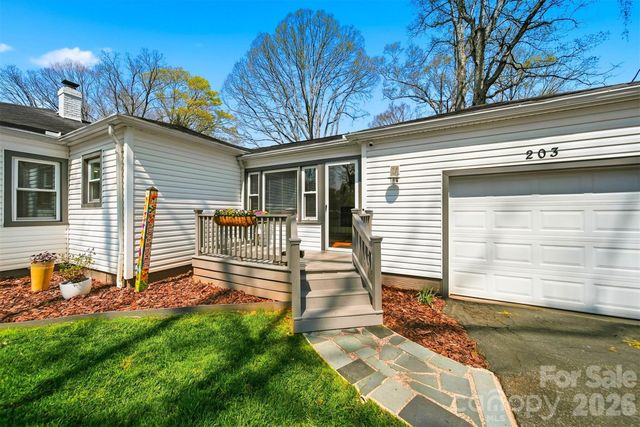 203 8th Street NE, Conover, NC 28613