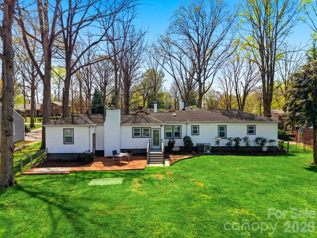 203 8th Street NE, Conover, NC 28613