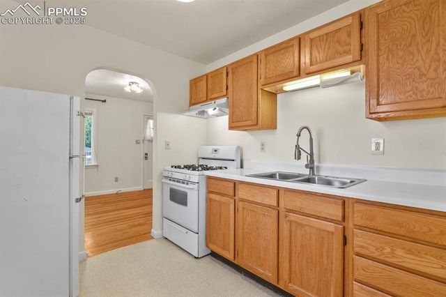 921 E Cucharras Street, Colorado Springs, CO 80903