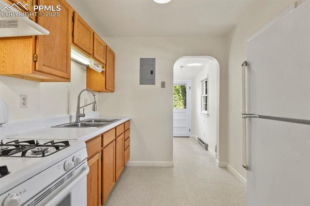 921 E Cucharras Street, Colorado Springs, CO 80903