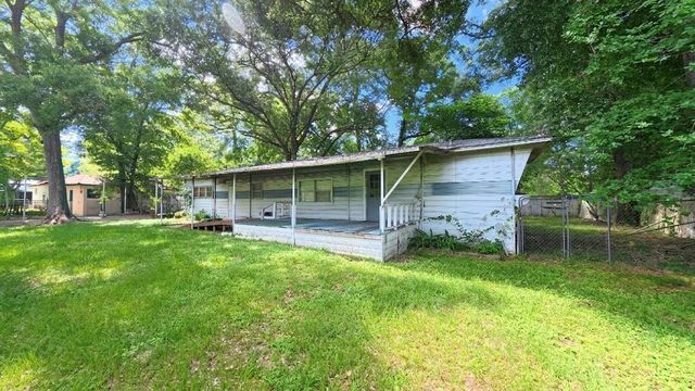 23635 1st Street, New Caney, TX 77357