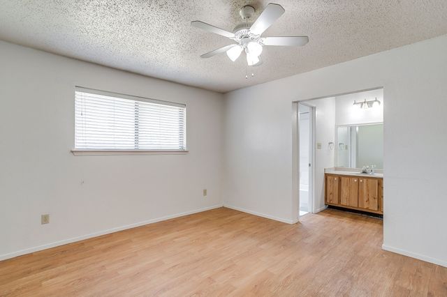 7221 Church Park Drive, Fort Worth, TX 76133