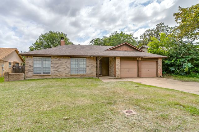 7221 Church Park Drive, Fort Worth, TX 76133