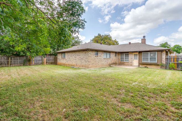 7221 Church Park Drive, Fort Worth, TX 76133