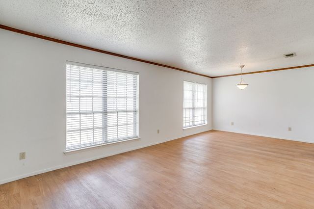 7221 Church Park Drive, Fort Worth, TX 76133