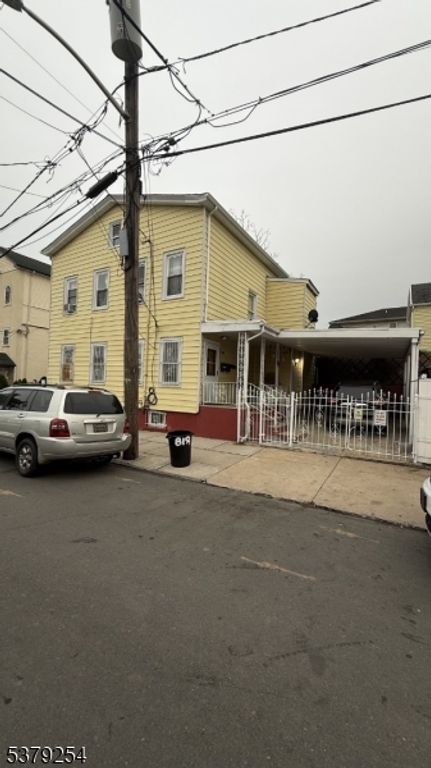 818 Martin St, Elizabeth City, NJ 07201