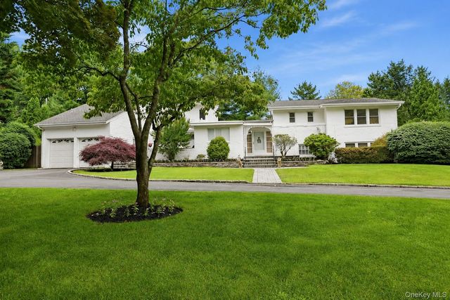 39 Upper Drive, Huntington Bay, NY 11743