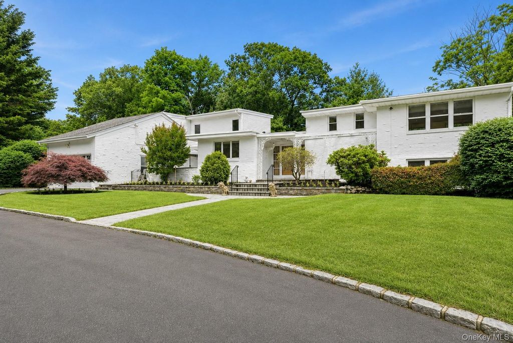 39 Upper Drive, Huntington Bay, NY 11743