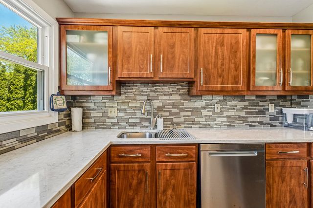 774 Polynesian Drive, Des Plaines, IL 60016