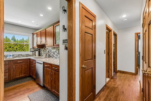 774 Polynesian Drive, Des Plaines, IL 60016