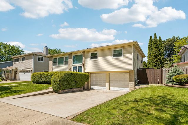 774 Polynesian Drive, Des Plaines, IL 60016