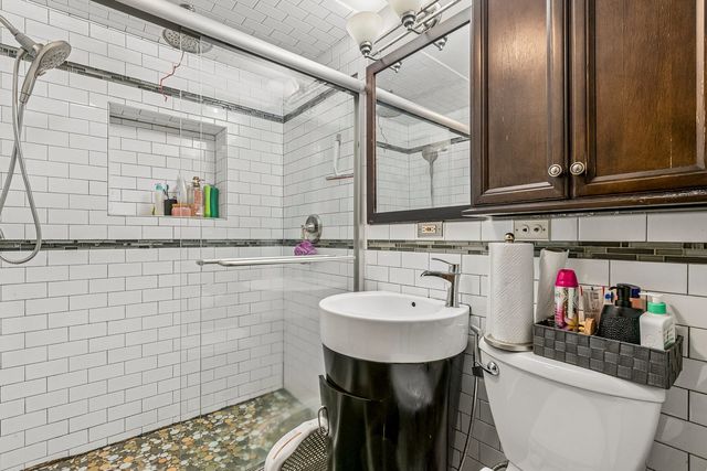 774 Polynesian Drive, Des Plaines, IL 60016
