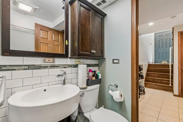 774 Polynesian Drive, Des Plaines, IL 60016