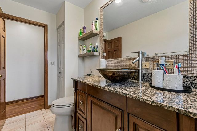 774 Polynesian Drive, Des Plaines, IL 60016