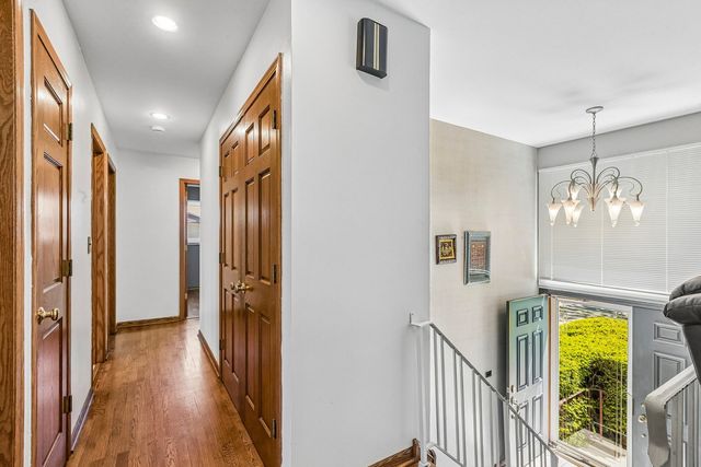 774 Polynesian Drive, Des Plaines, IL 60016
