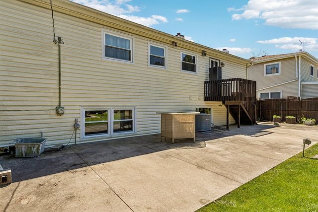 774 Polynesian Drive, Des Plaines, IL 60016