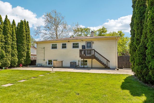 774 Polynesian Drive, Des Plaines, IL 60016