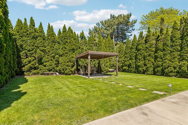774 Polynesian Drive, Des Plaines, IL 60016
