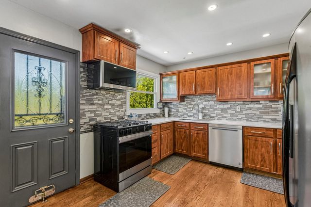 774 Polynesian Drive, Des Plaines, IL 60016