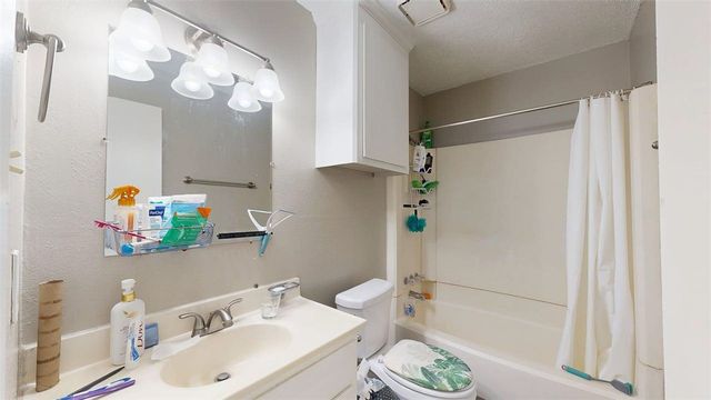 806 Oran Circle B, Bryan, TX 77801