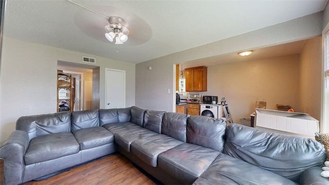 806 Oran Circle B, Bryan, TX 77801