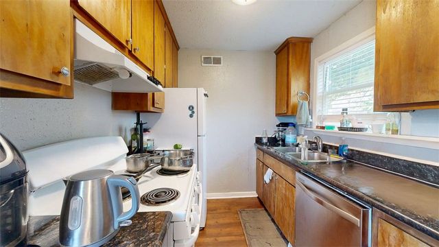 806 Oran Circle B, Bryan, TX 77801