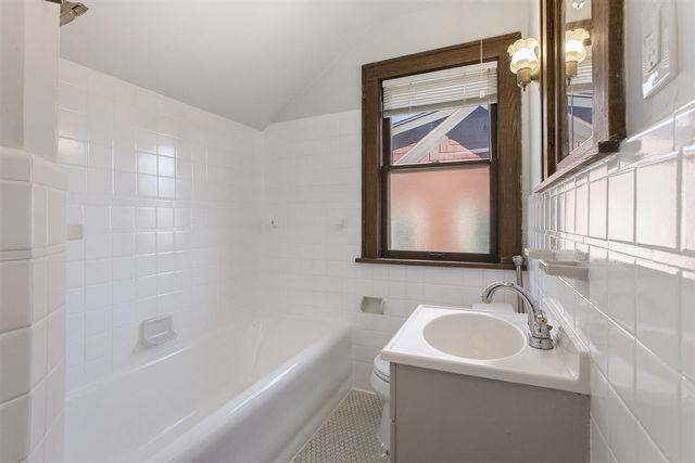 1408 W Washington Street, Ann Arbor, MI 48103