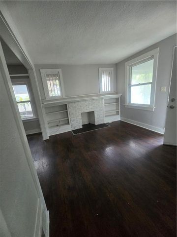 4909 S Benton Avenue, Kansas City, MO 64130