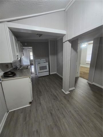 4909 S Benton Avenue, Kansas City, MO 64130