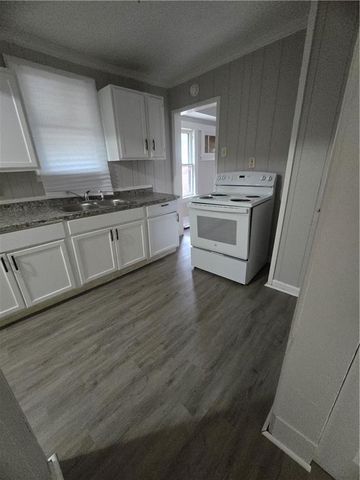 4909 S Benton Avenue, Kansas City, MO 64130