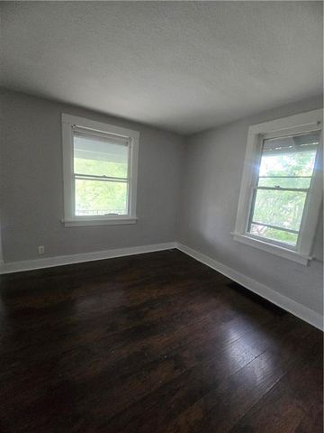 4909 S Benton Avenue, Kansas City, MO 64130