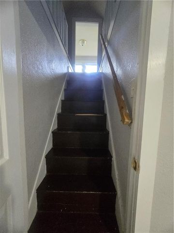 4909 S Benton Avenue, Kansas City, MO 64130