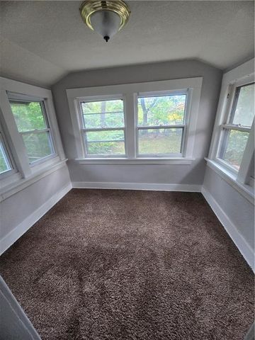 4909 S Benton Avenue, Kansas City, MO 64130