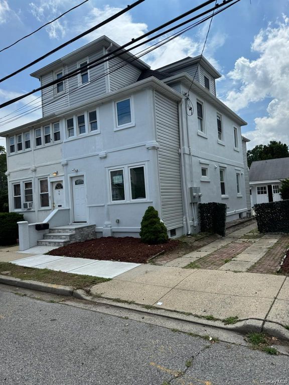 44 lewis Avenue, New Hyde Park, NY 11040 — exterior