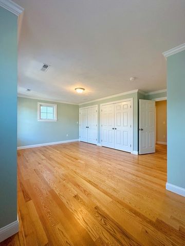 1400 Gorham 36, Lowell, MA 01852