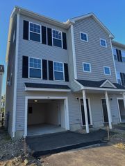 1400 Gorham 36, Lowell, MA 01852