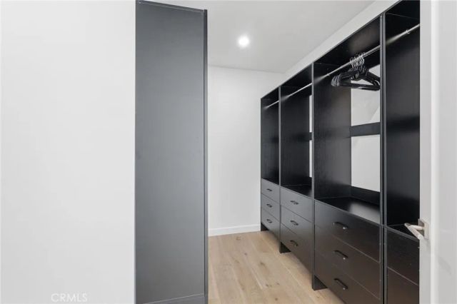 17420 Collins, Encino, CA 91316