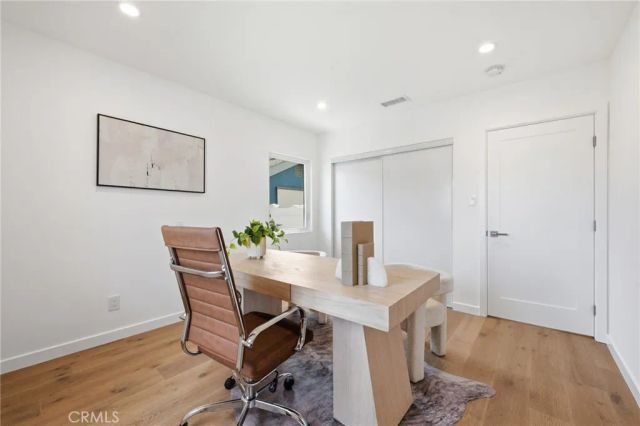 17420 Collins, Encino, CA 91316