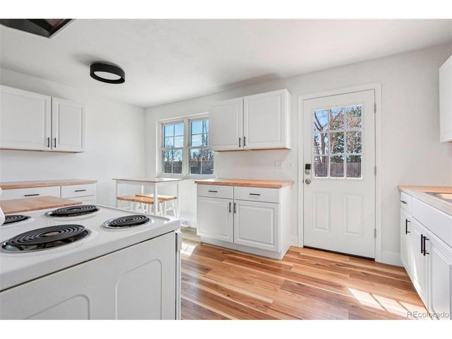 9005 Dudley St, Broomfield, CO 80021