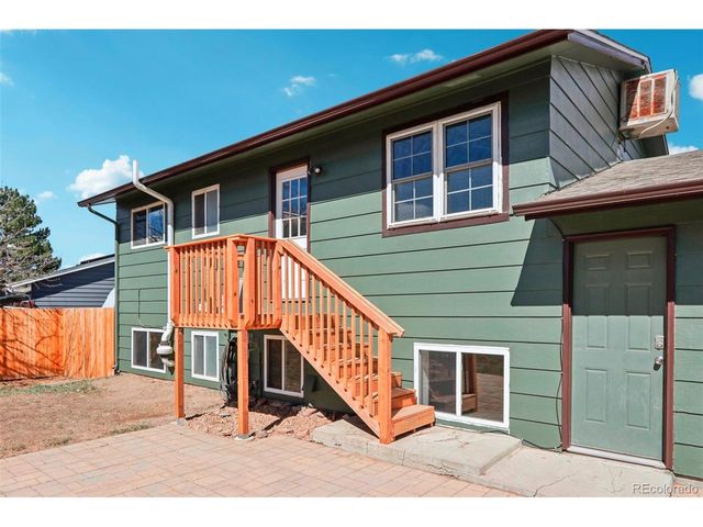 9005 Dudley St, Broomfield, CO 80021