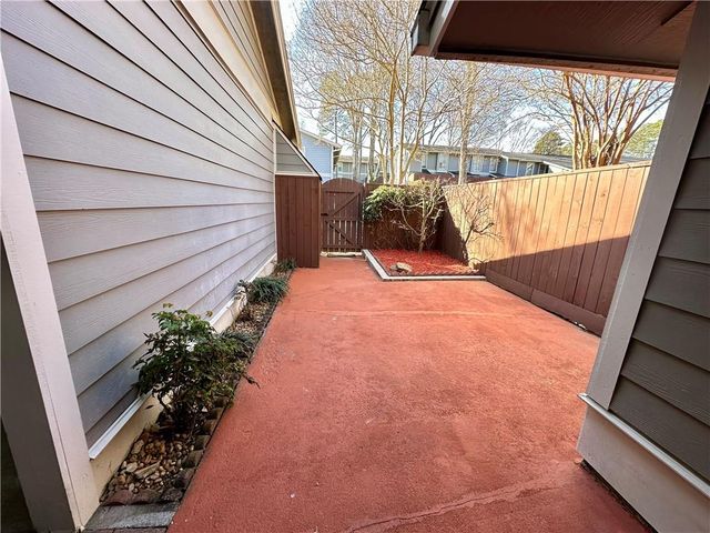 5050 Meadow Lane 9, Marietta, GA 30068