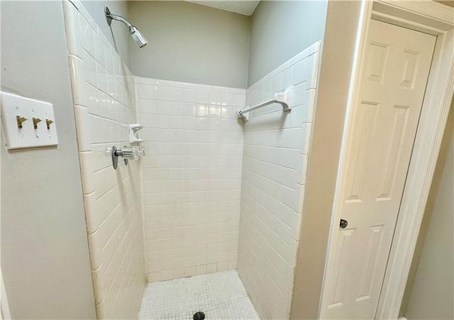 5050 Meadow Lane 9, Marietta, GA 30068