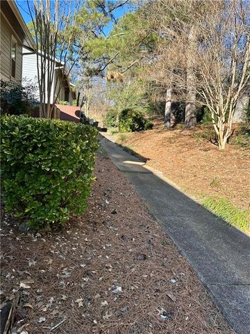 5050 Meadow Lane 9, Marietta, GA 30068