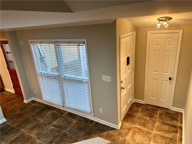 5050 Meadow Lane 9, Marietta, GA 30068