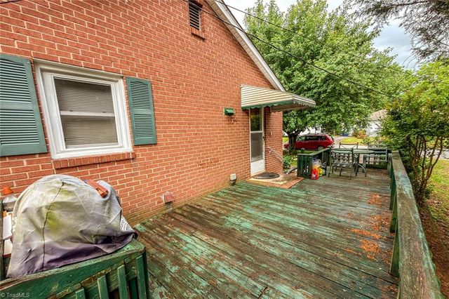 1007 E Brookline Street, Winston-salem, NC 27107